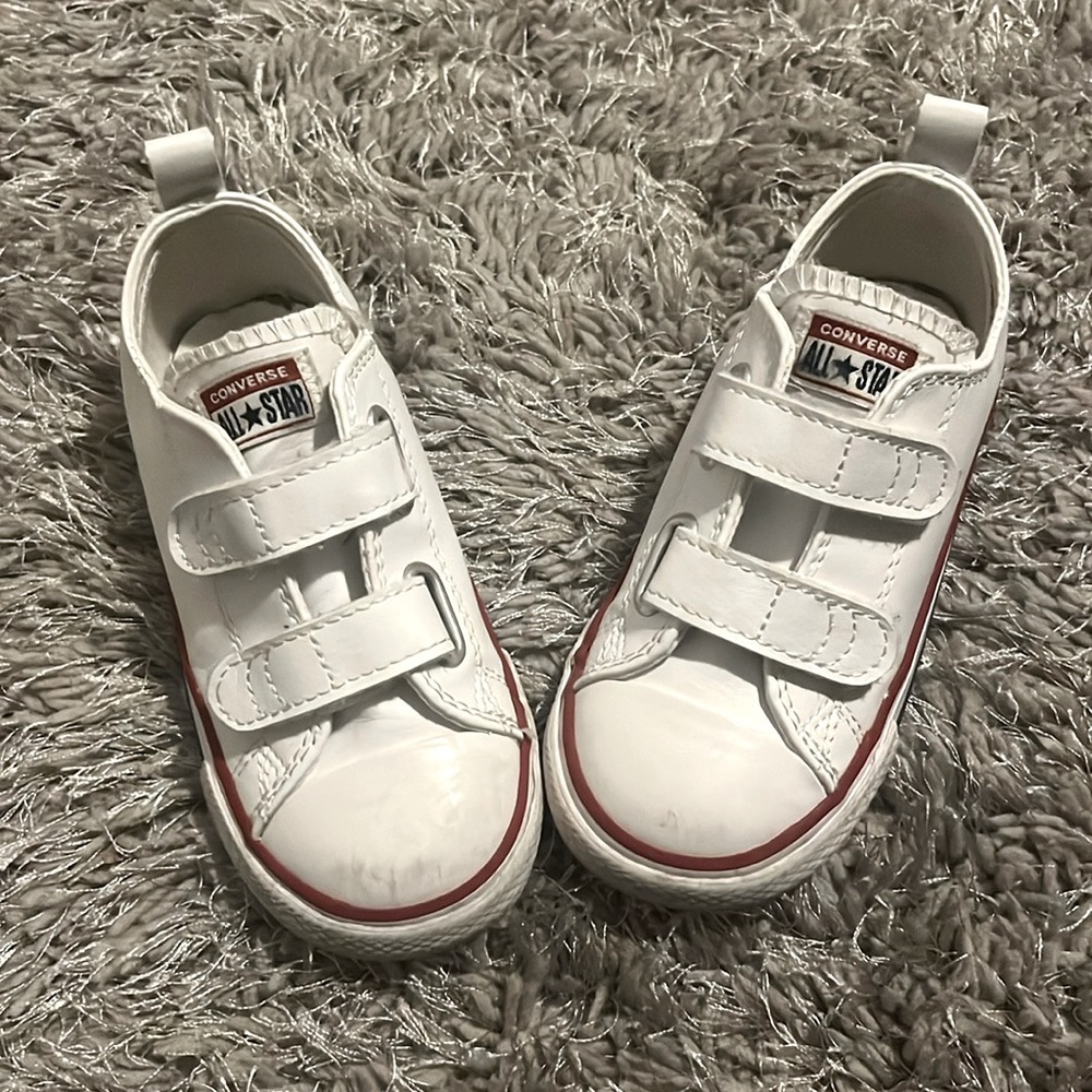 Toddler Converse white leather strap-up